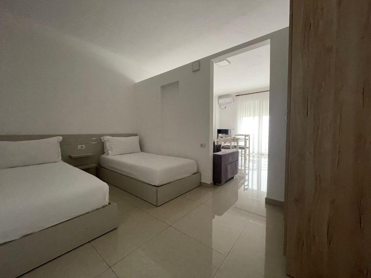 Kraal Apartments Влёра Экстерьер фото